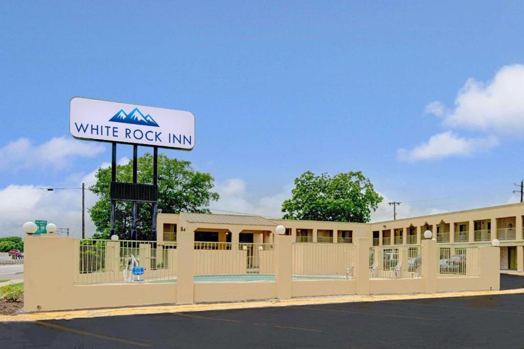 White Rock Inn Сан Маркос Экстерьер фото